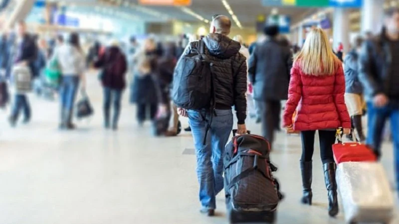 Të rinjtë kanë ikur, 70 për qind e emigrantëve shqiptarë në Europë nën 45 vjeç